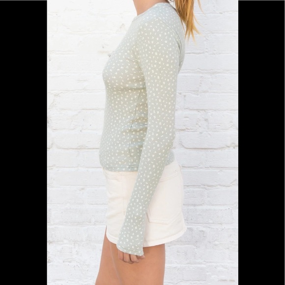 Brandy Melville green Tori floral thermal top - Picture 2 of 5